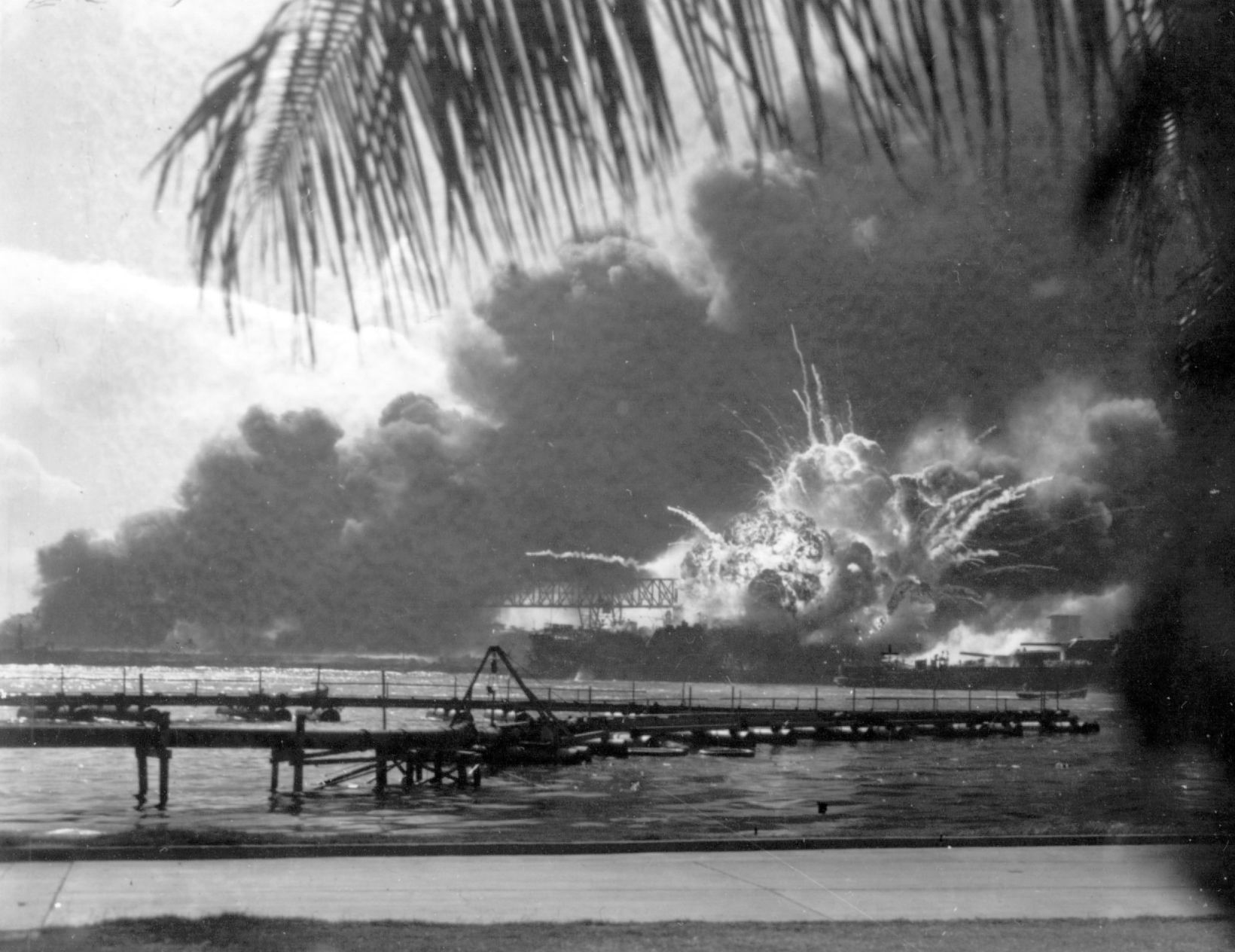 WWII EXPLOSION USS SHAW